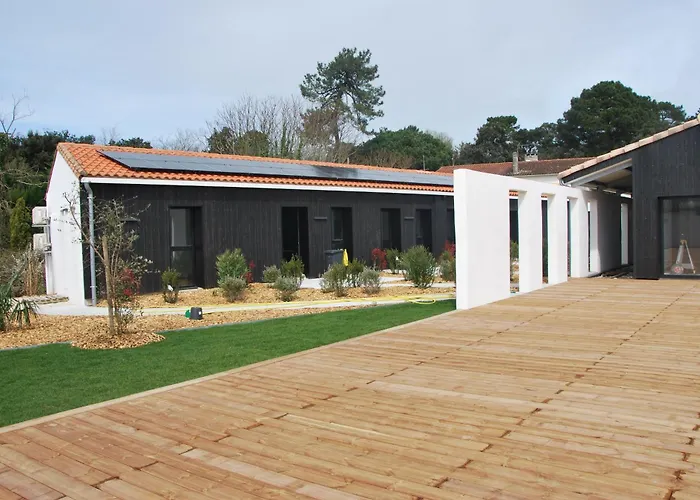 アパートホテル Le Logis De Raphabel 3*